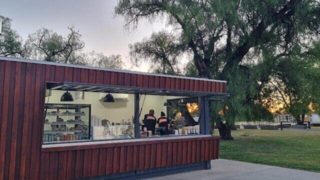 Lake Forbes Motel Buitenkant foto