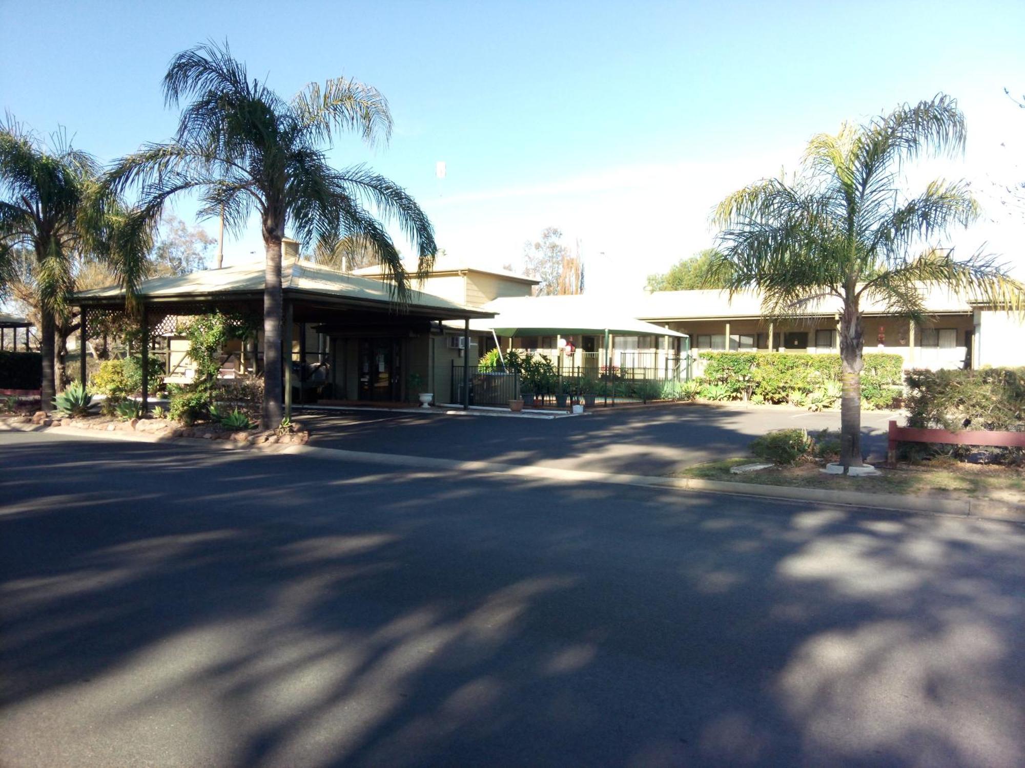 Lake Forbes Motel Buitenkant foto