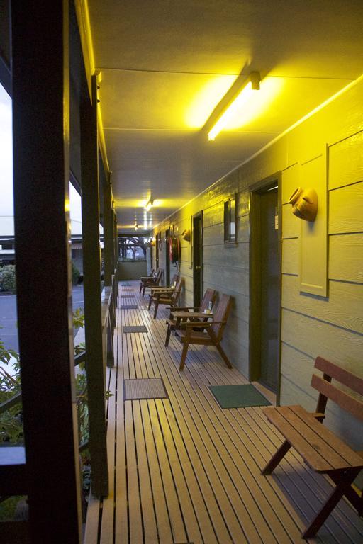 Lake Forbes Motel Buitenkant foto