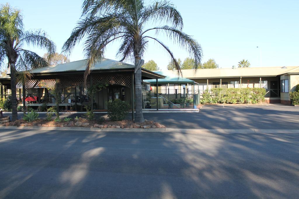 Lake Forbes Motel Buitenkant foto
