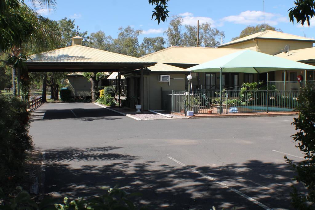 Lake Forbes Motel Buitenkant foto
