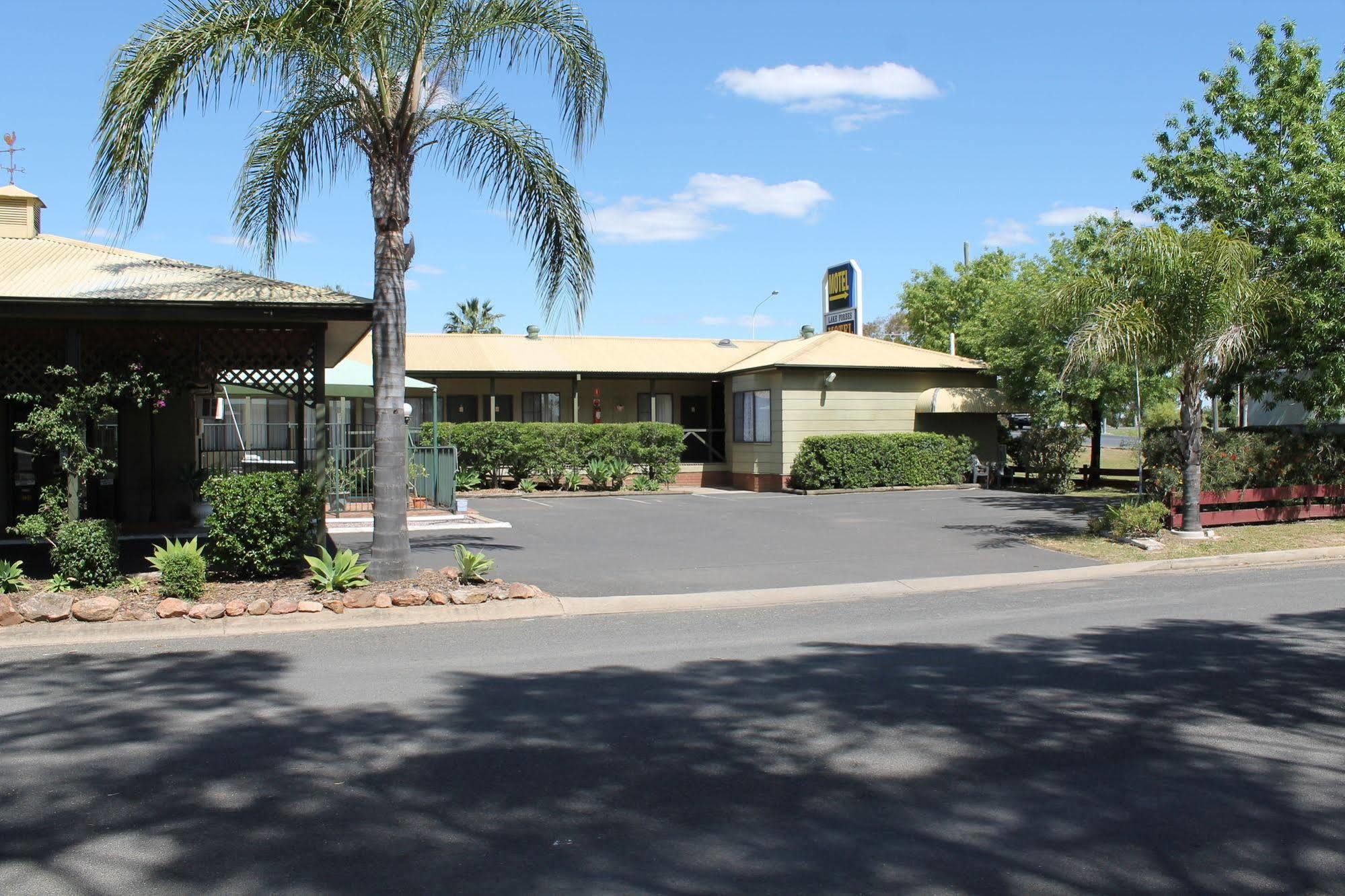 Lake Forbes Motel Buitenkant foto
