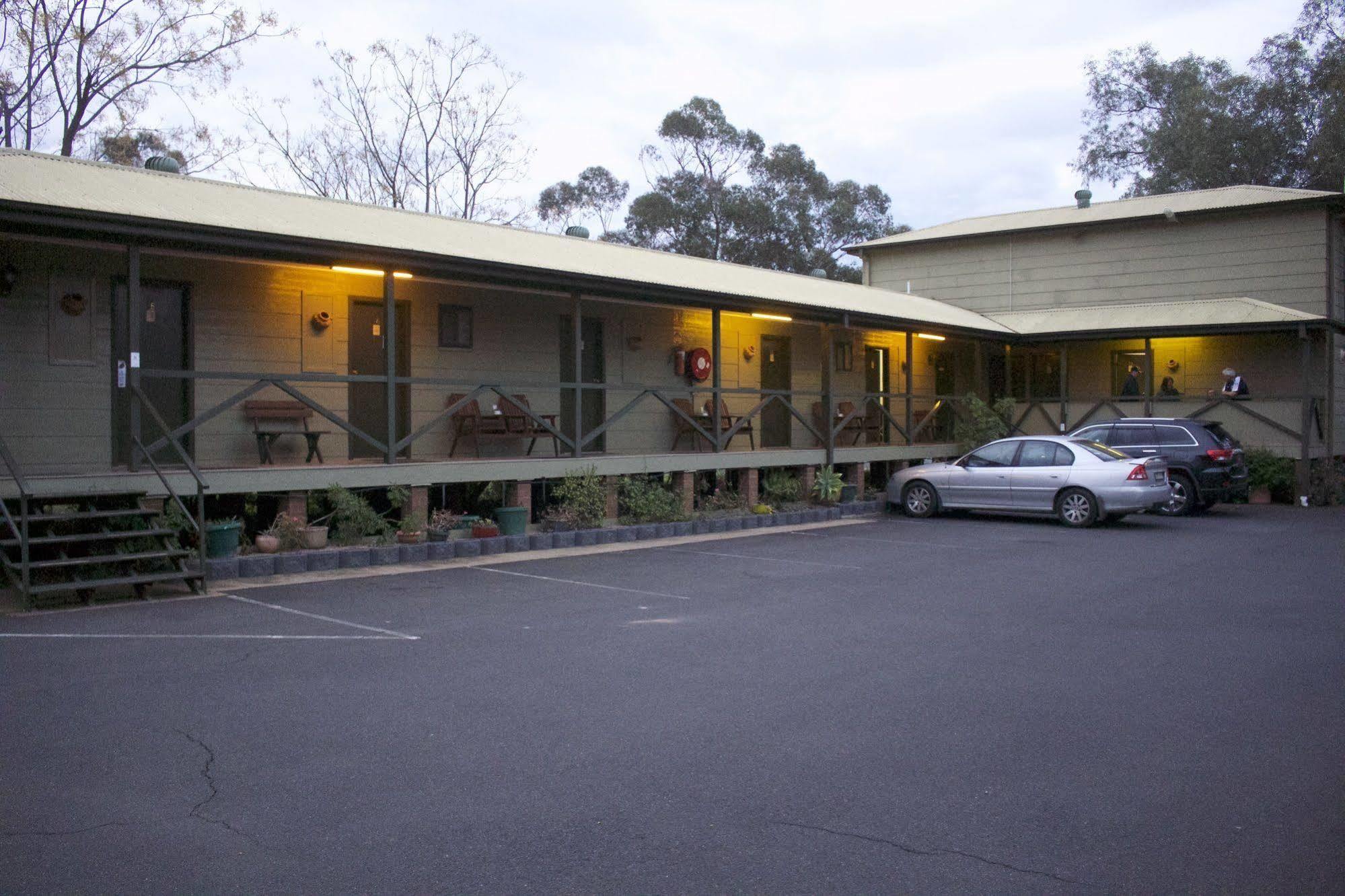 Lake Forbes Motel Buitenkant foto